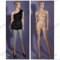 Манекен женский стилизованный, реалистичный телесный, с макияжем, для одежды в полный рост, стоячий прямо, левая нога немного отставлена в сторону. MD-L-62